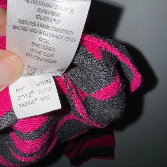 EUC Renuar Animal Print Tiger Leopard Hot Pink Mock Neck Sweater Size Medium - Picture 4 of 6